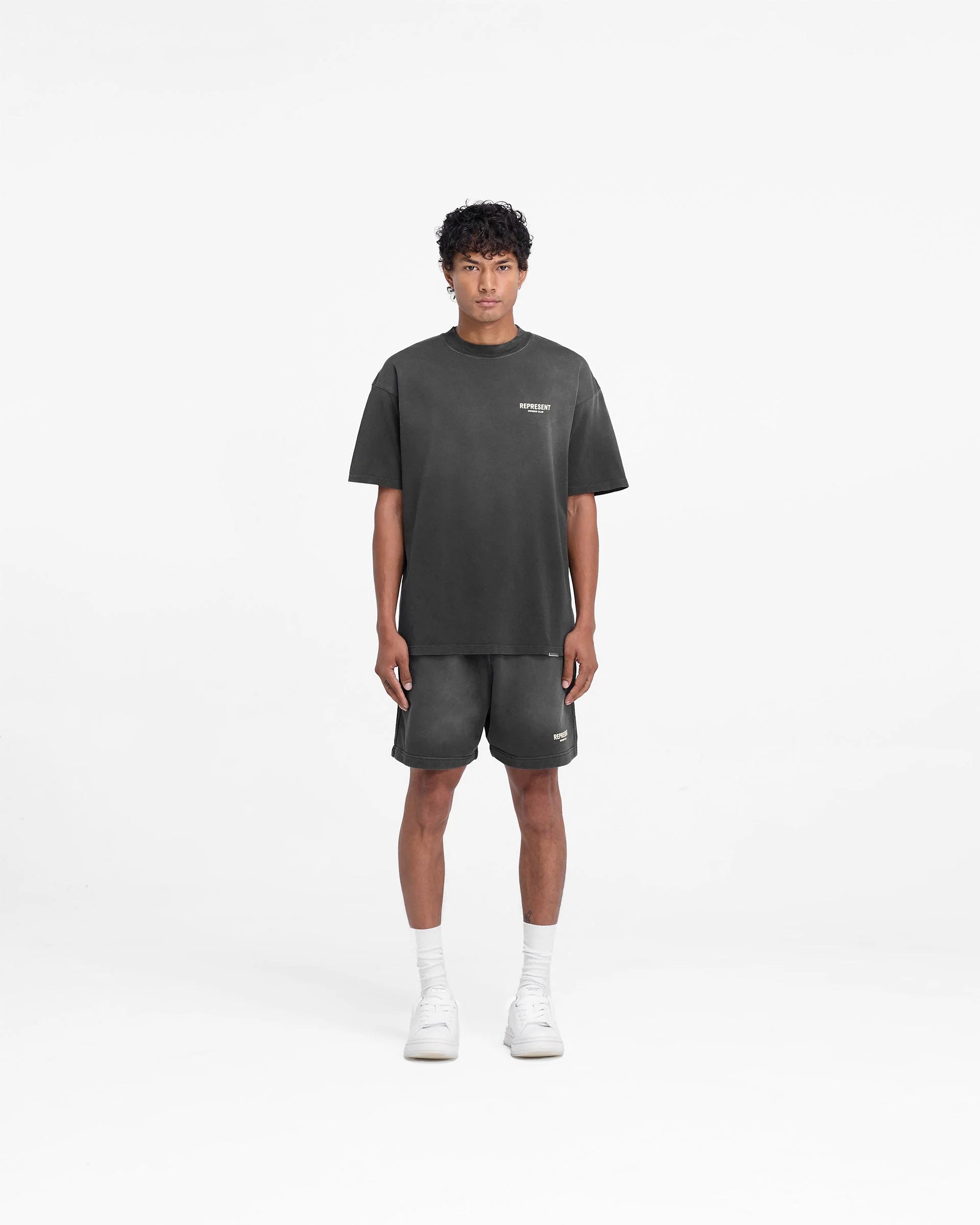 0044_OCBUTTERCREAMANDVBLACKMODELECOM_0000_OWNERSCLUB_VINTAGEGREY_BUTTERCREAM_TEE_SHORTS_VINTAGEGREY_0208931f-2bfc-4872-aae8-268bc0d7a57a.webp
