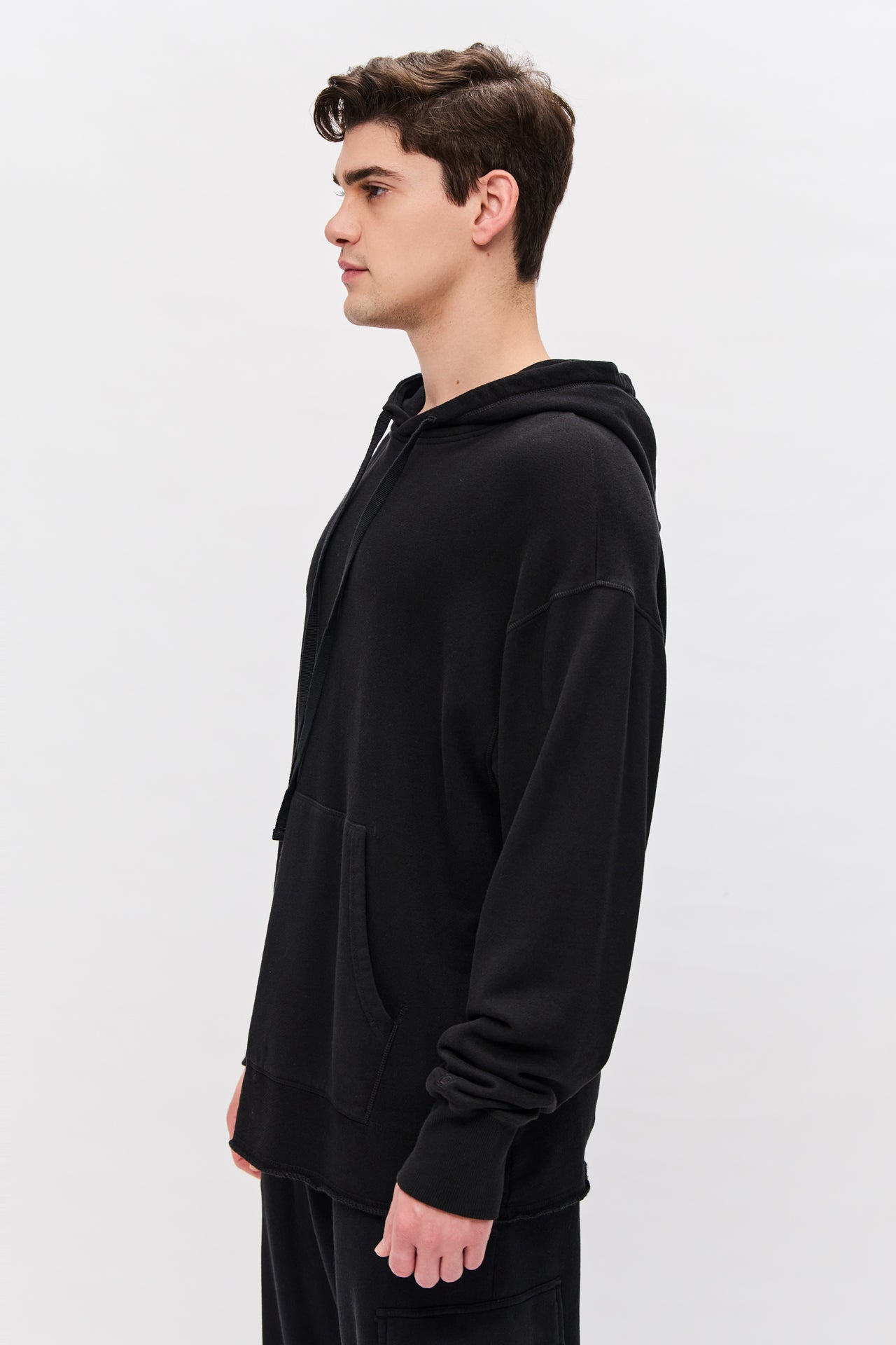 RELAXED HOODIE WITH RAW EDGE HEM-BLACK