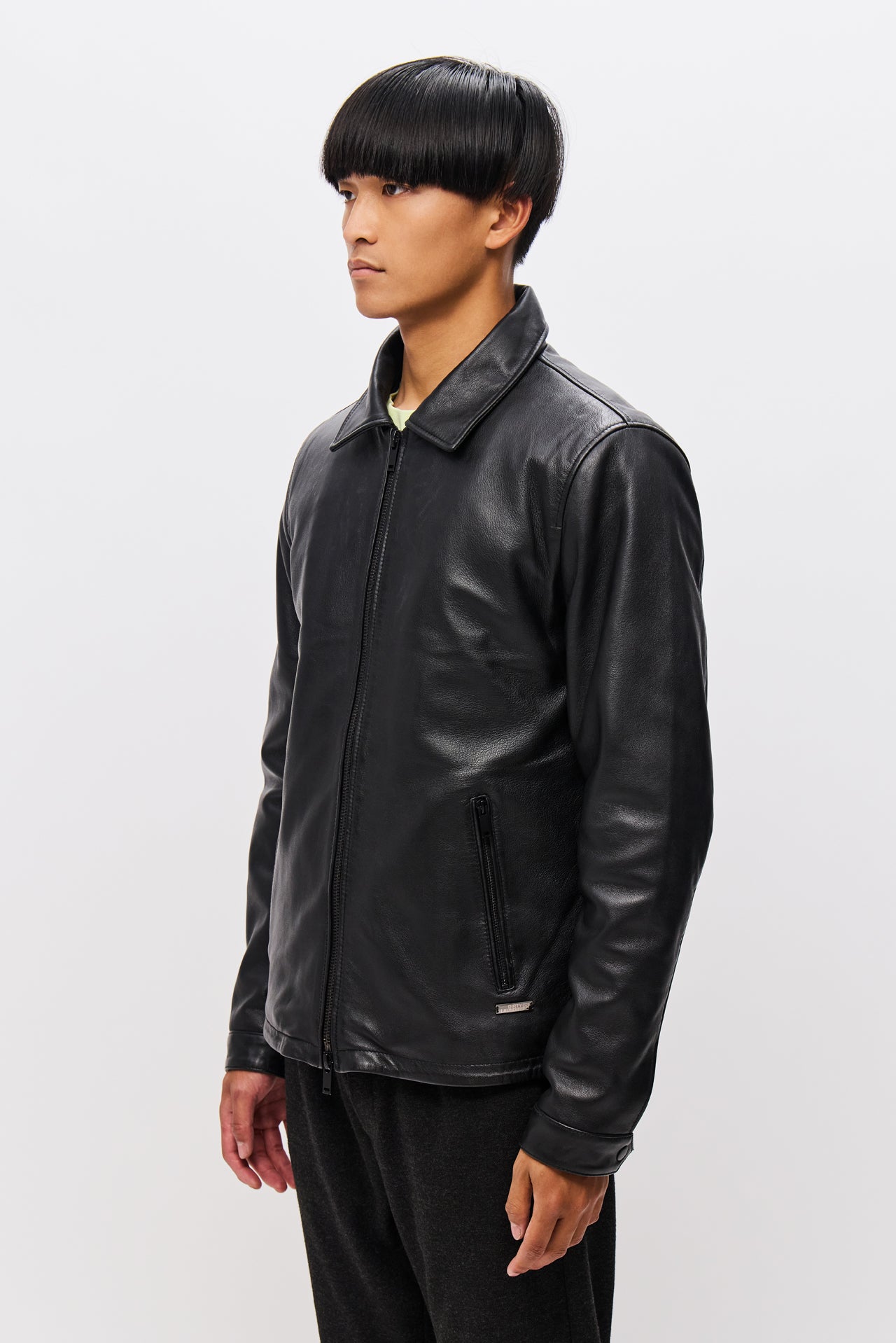 LEATHER JACKET WITH CENTREFRONT ZIP-BLACK