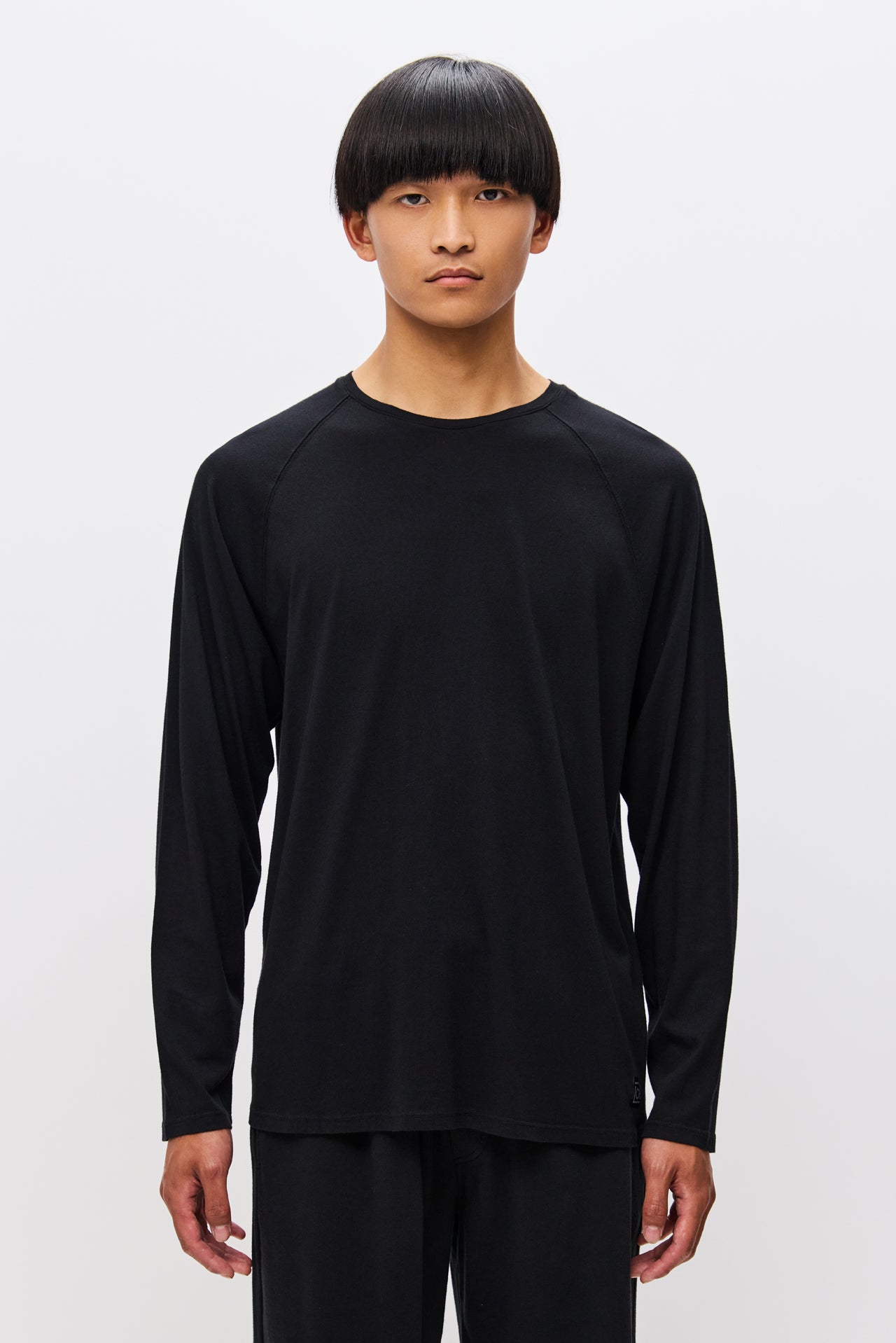 RELAXED RAGLAN LONGSLEEVE-BLACK