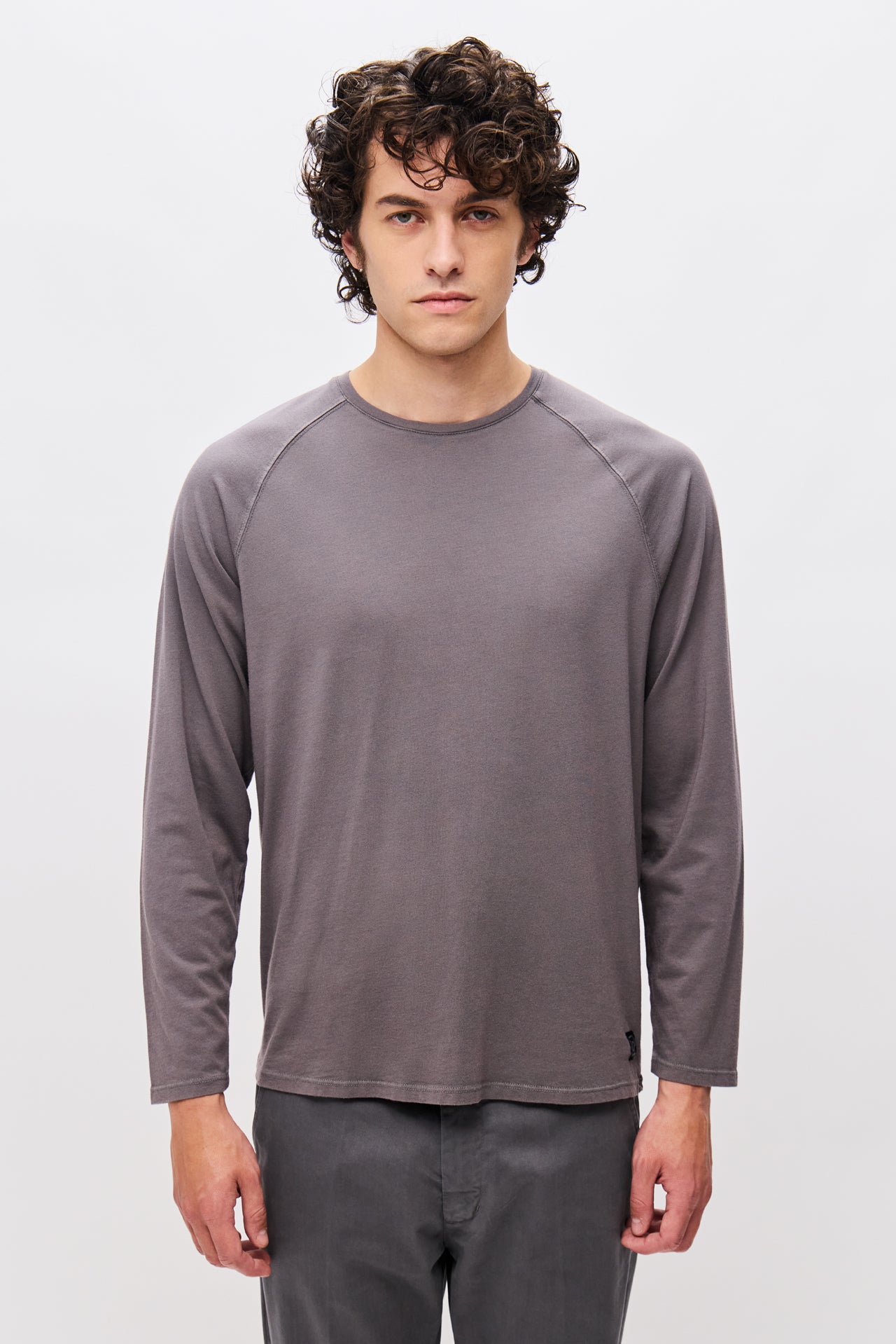 RELAXED RAGLAN LONGSLEEVE-GRAPHITE