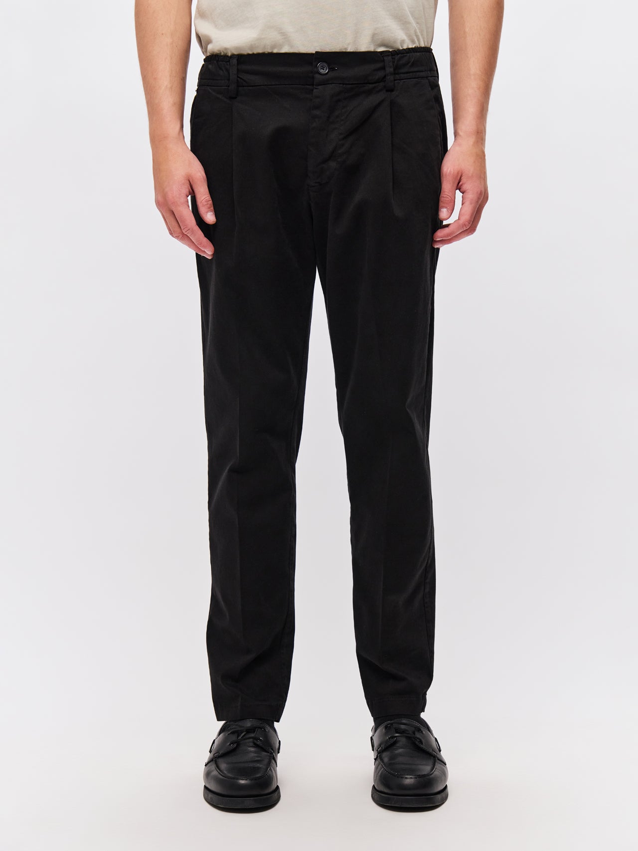 CLASSIC CHINOS WITH ELASTIC WAISTBANTD-BLACK