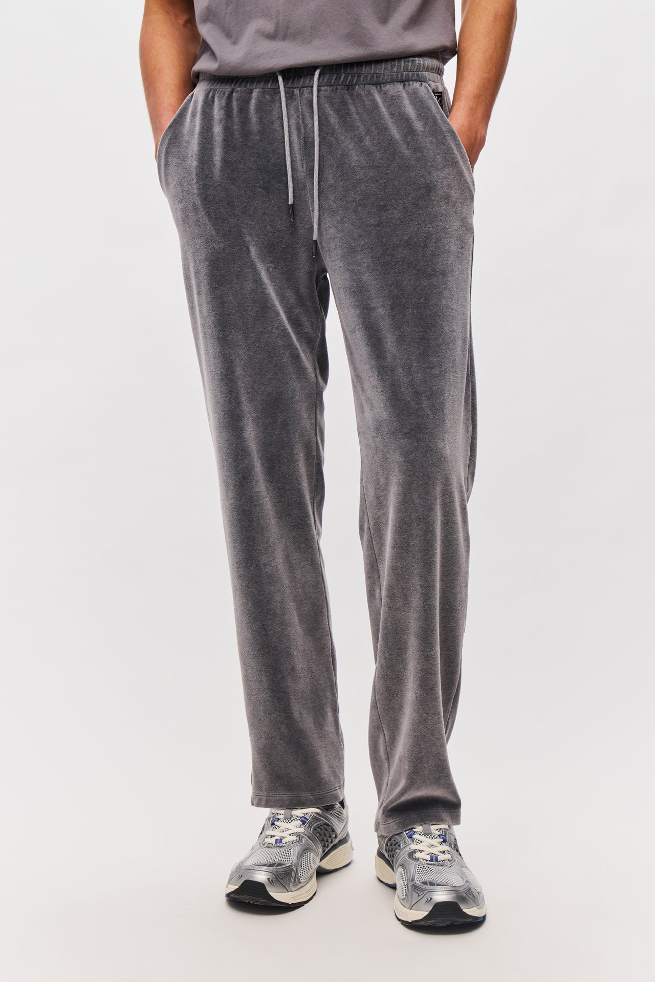 RELAXED VELVET SWEATPANTS-VINTAGE GRAPHITE