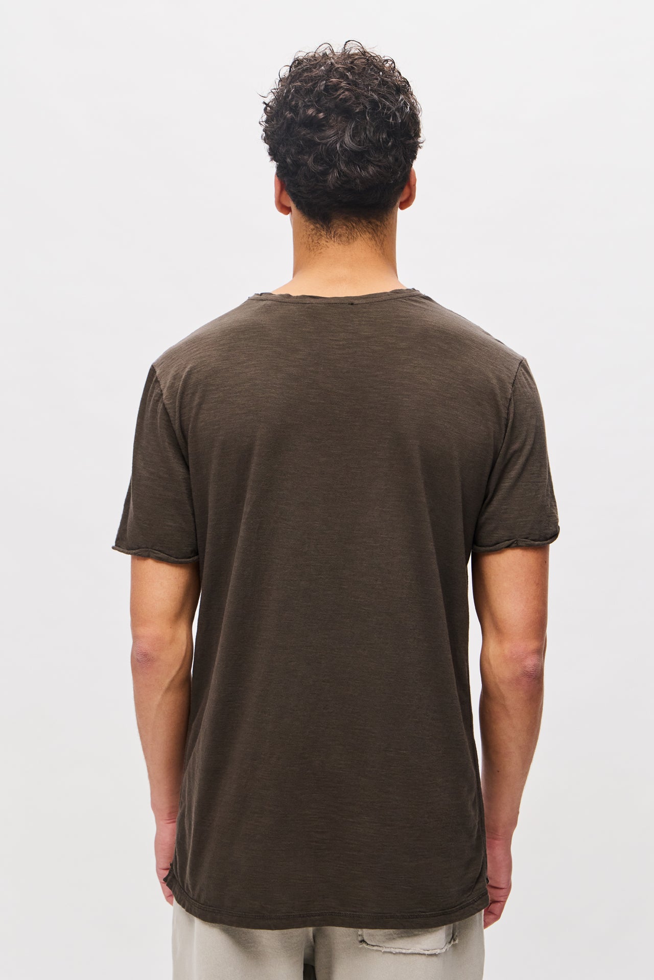 THE ROUNDNECK DETAILED 2-COFFEE