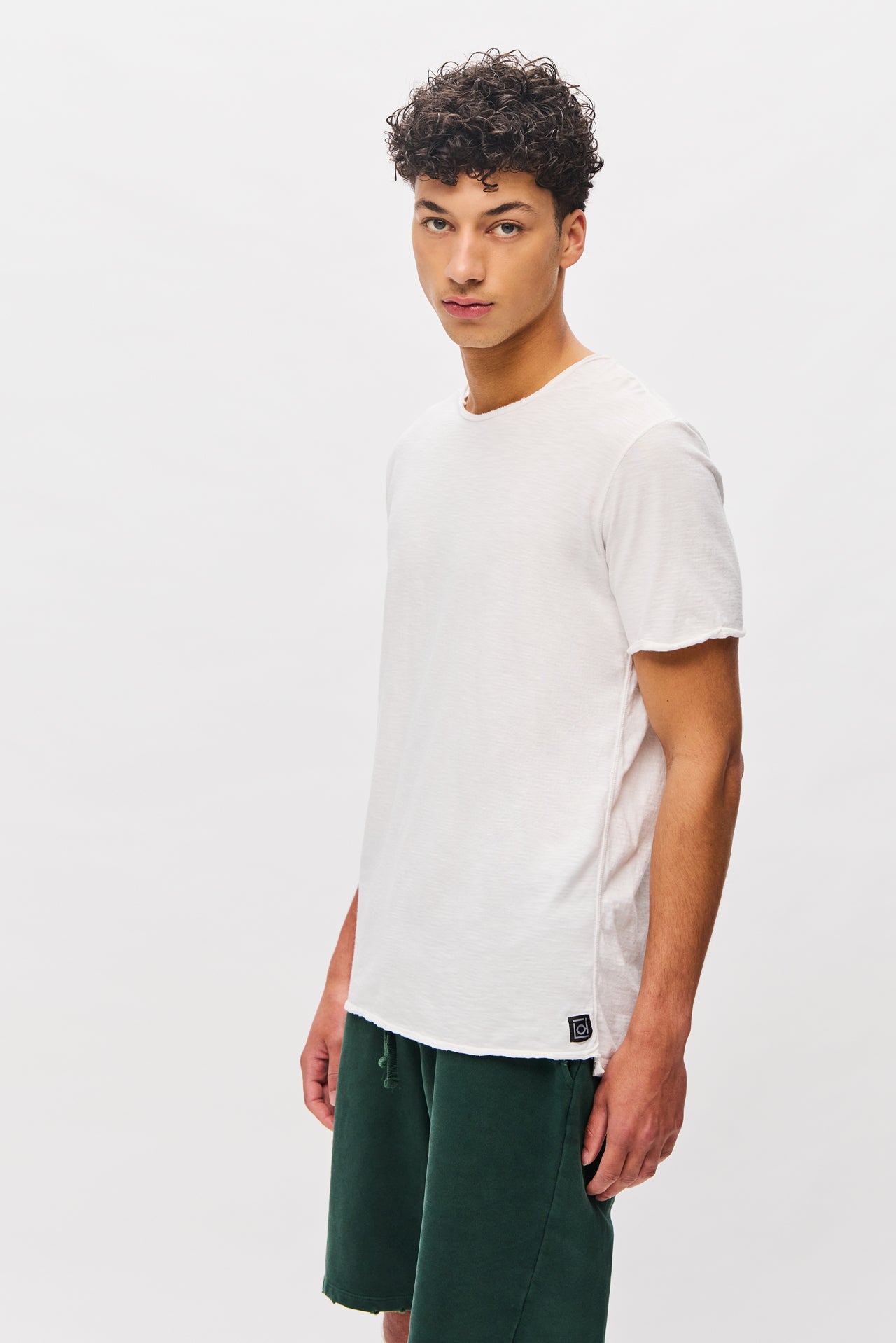 THE ROUNDNECK DETAILED 2-WHITE