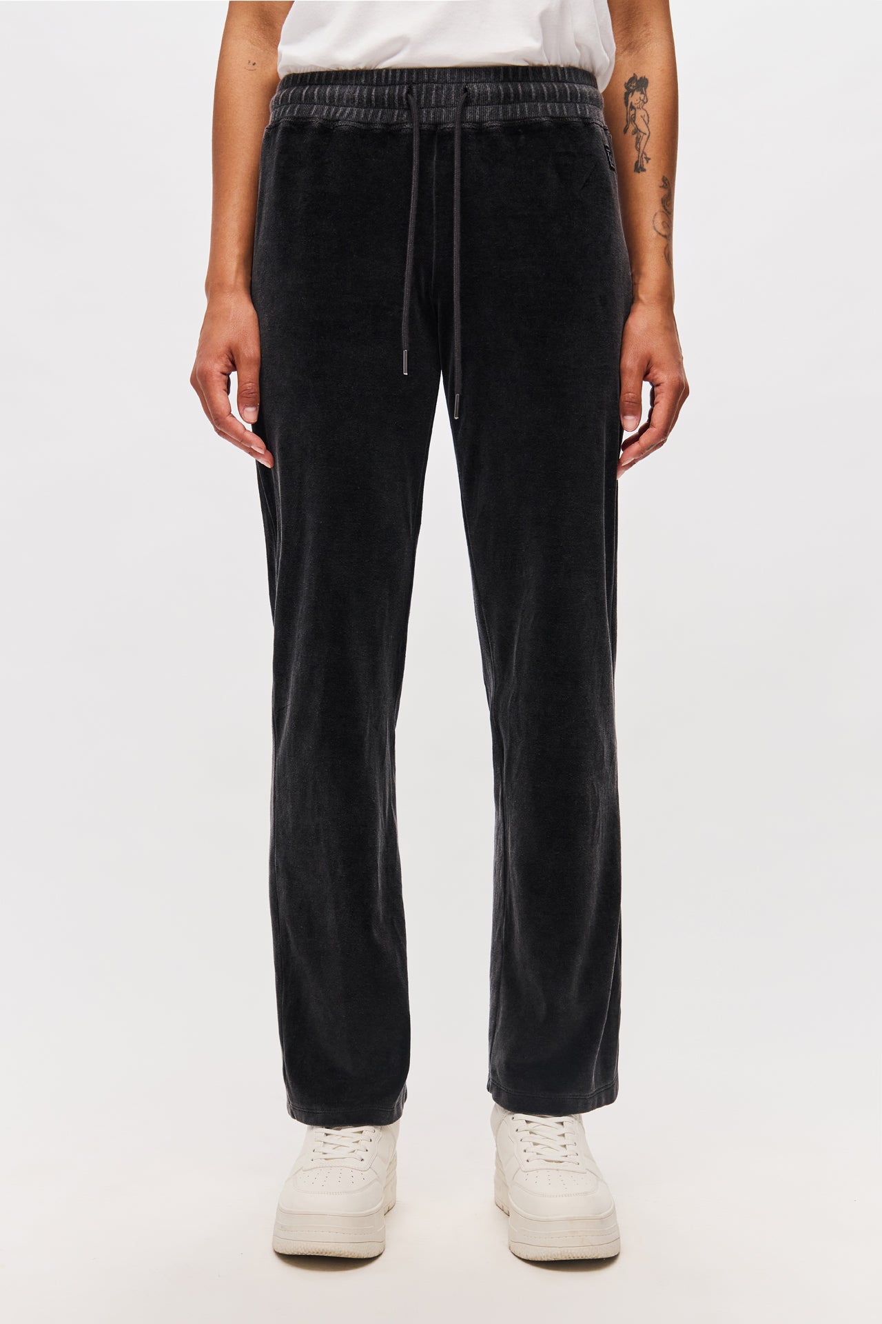 SLIM FIT VELVET SWEATPANTS-VINTAGE BLACK