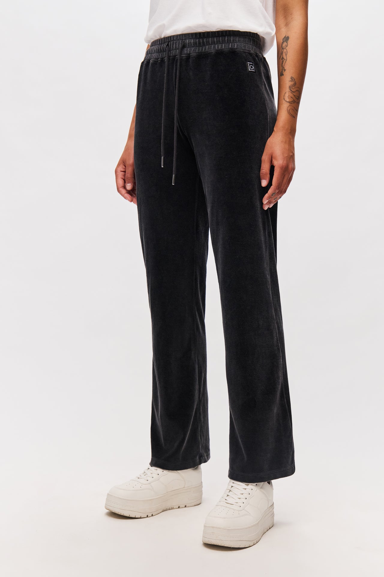 SLIM FIT VELVET SWEATPANTS-VINTAGE BLACK