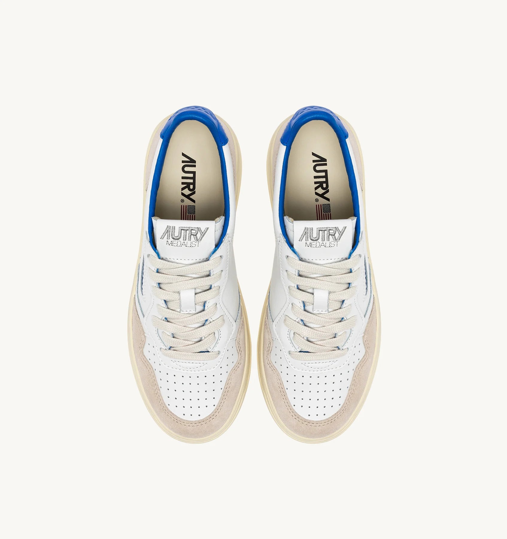 SNEAKERS-MEDALIST-LOW-IN-PELLE-BIANCA-E-SUEDE-CON-LETTERING-AUTRY_51568_dettaglio_2x_742a0cb5-0fc7-4937-9b32-22e35804ca15.webp