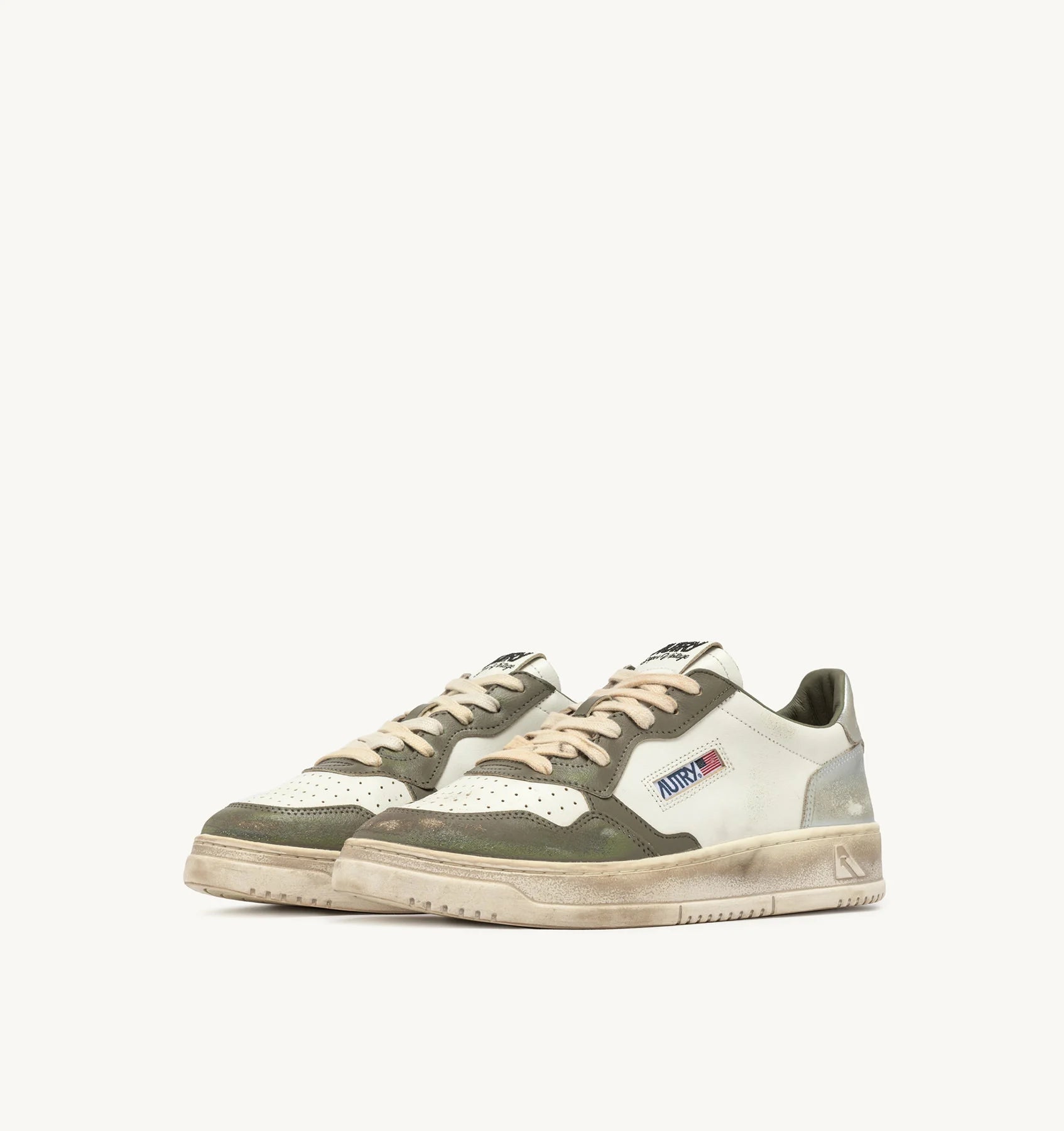 SNEAKERS-MEDALIST-LOW-SUPER-VINTAGE-BIANCO-VERDE-MILITARE-E-ARGENTO-AUTRY_51710_dettaglio_2x_e11d3aae-9074-43af-9f5d-99bae85c9cf0.webp