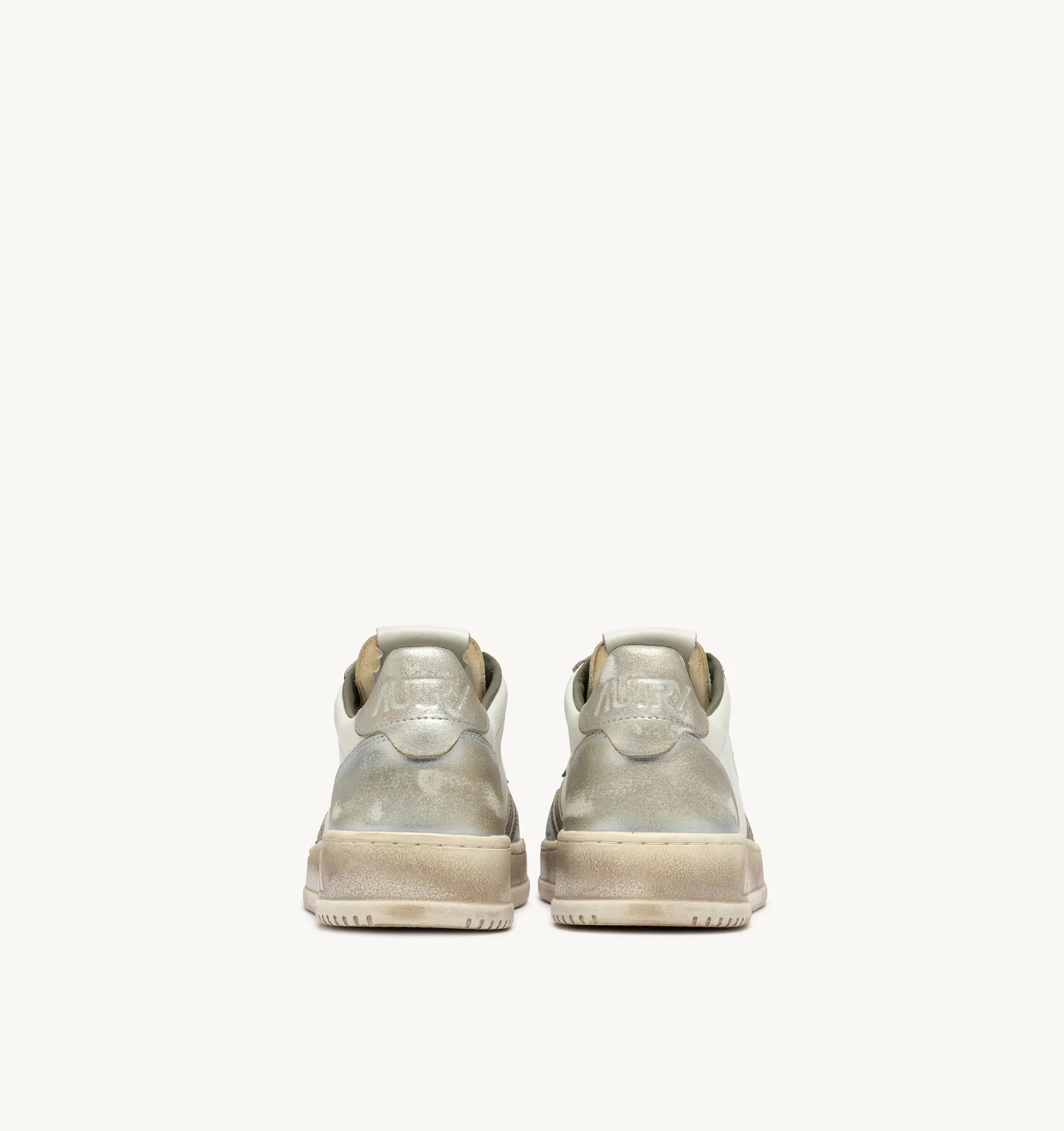 SNEAKERS-MEDALIST-LOW-SUPER-VINTAGE-BIANCO-VERDE-MILITARE-E-ARGENTO-AUTRY_51711_dettaglio_2x_43d93b0b-156d-4834-8f90-63b9b774a4b3.webp