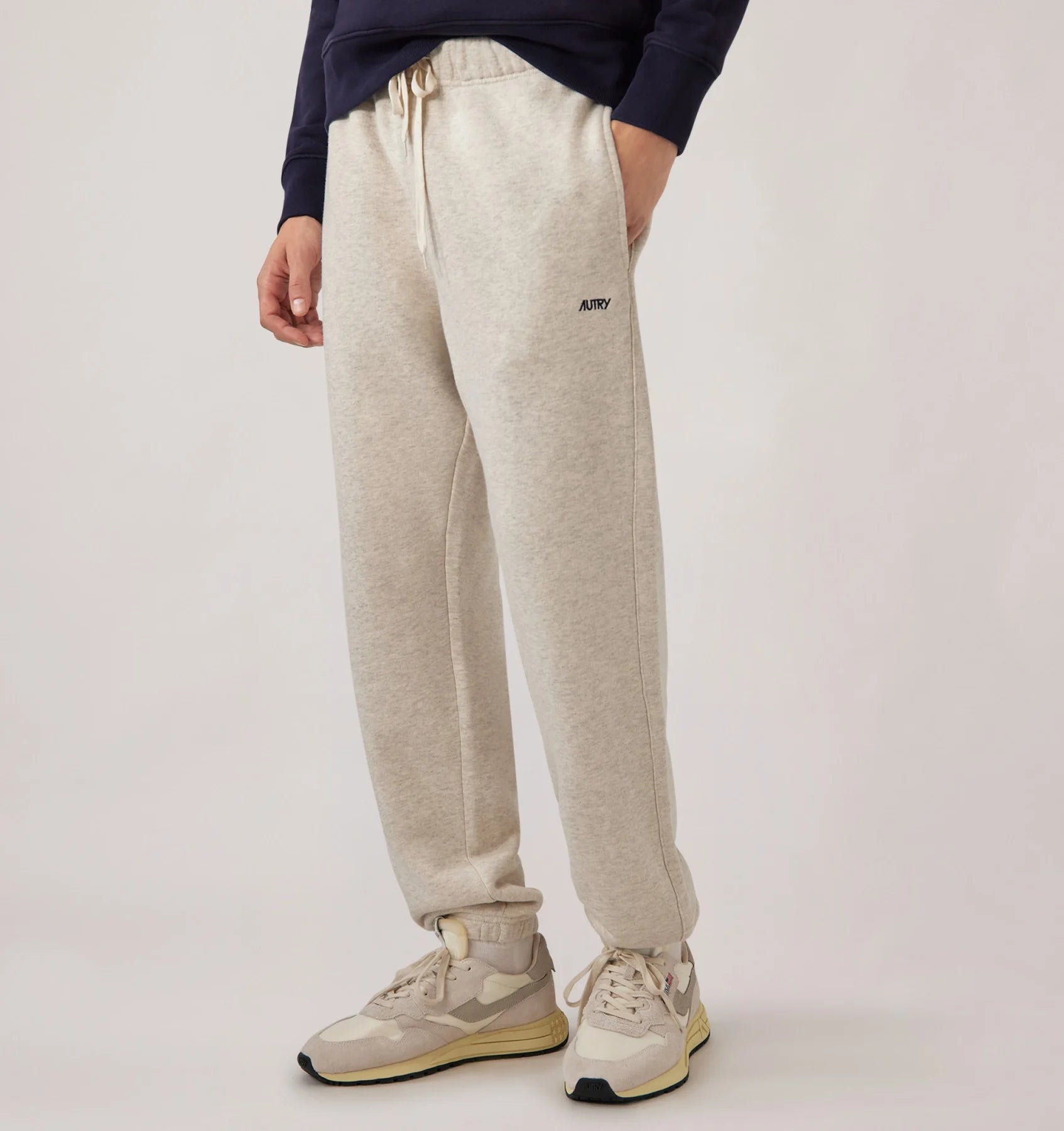 pantalone_tuta_logo_autry_ricamato_uomo_837279_dettaglio_retina_26_20250710121240.webp