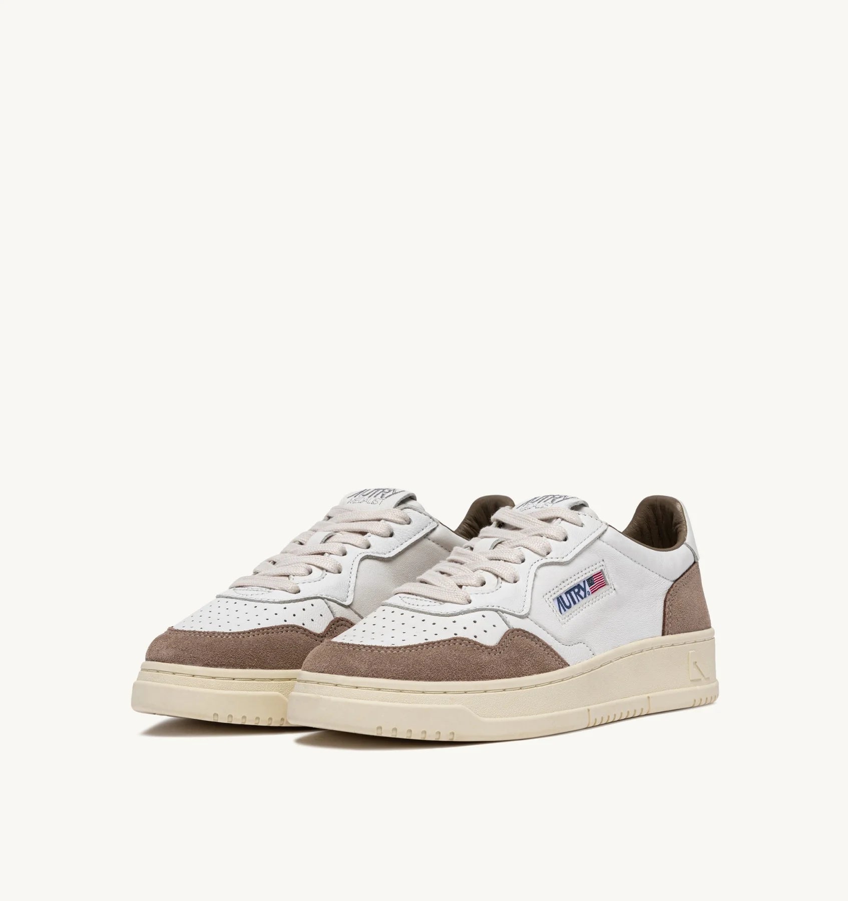 sneakers_medalist_low_in_pelle_bianca_e_suede_tobacco_840470_dettaglio_retina_23_20250710111954.webp