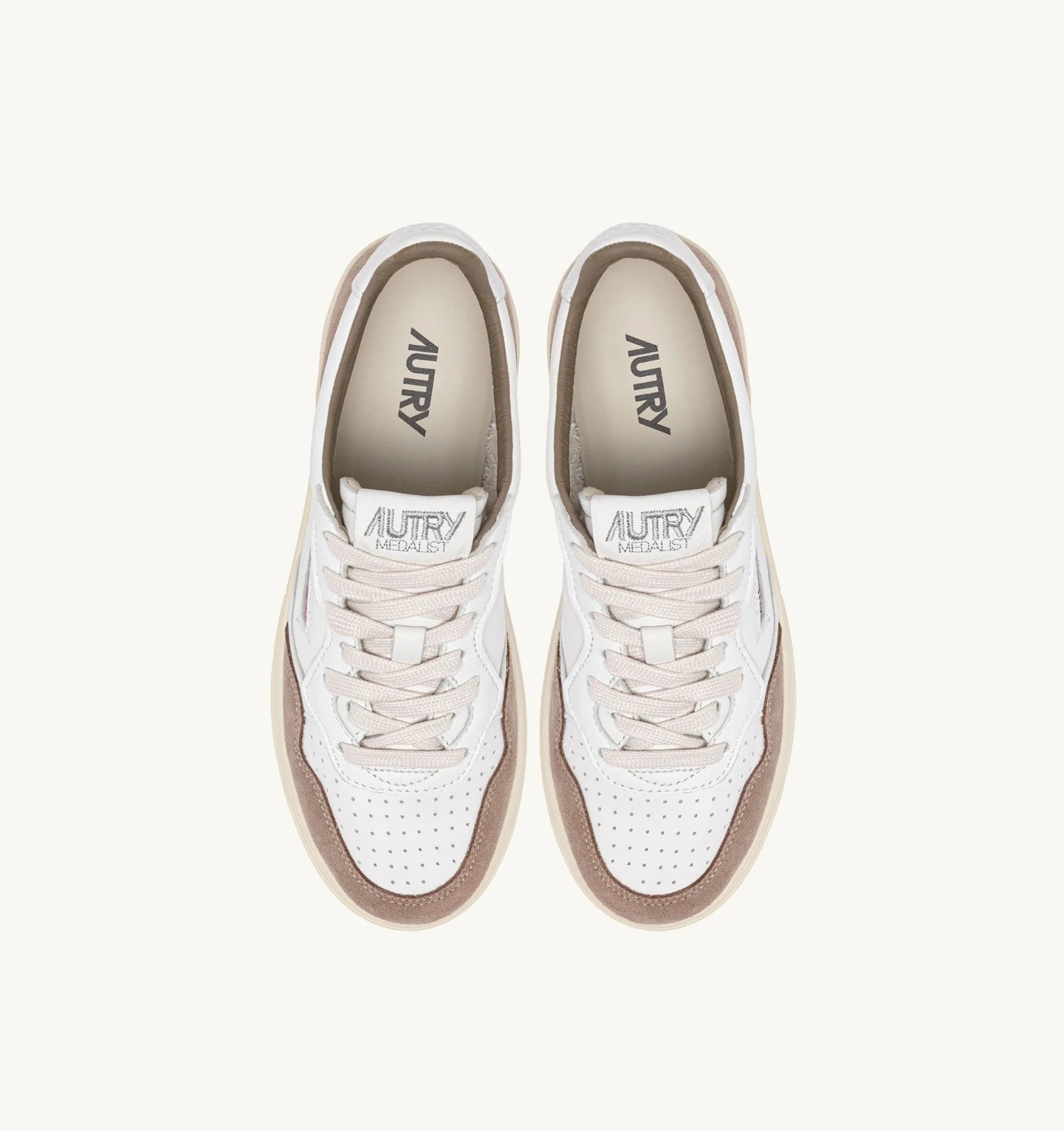 sneakers_medalist_low_in_pelle_bianca_e_suede_tobacco_840470_dettaglio_retina_32_20250710112001.webp